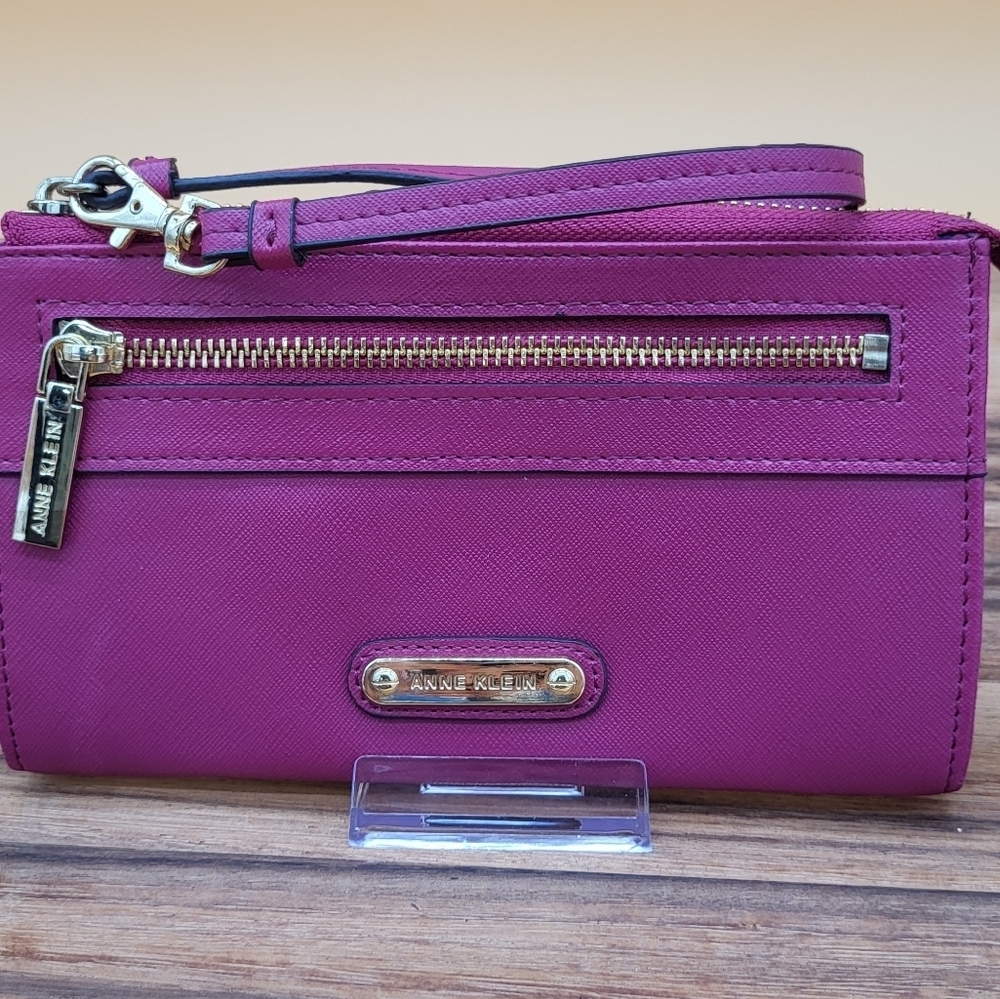 Anne Klein Hot Pink Wristlet With Gold Finishings and Hardware, Like Brand New